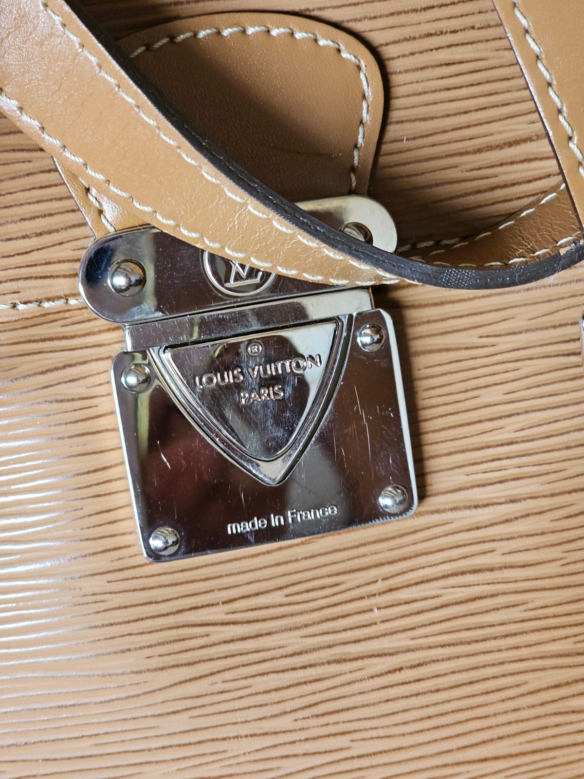 Louis Vuitton Leather Shoulder Bag - Image 3
